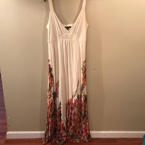 NWOT Floral maxi length dress